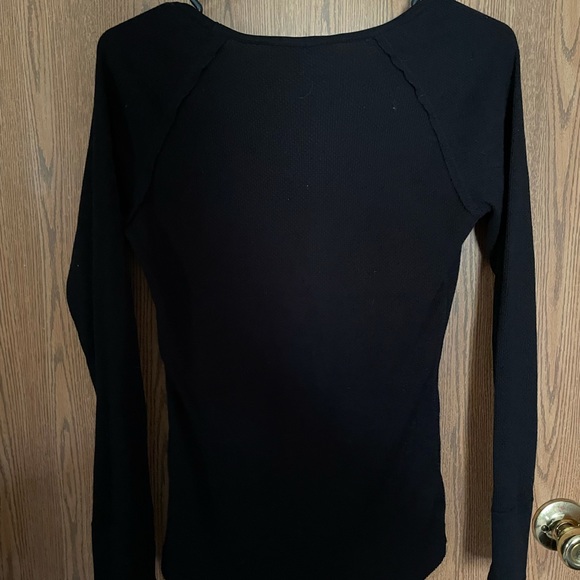 “GUESS” - Picture 3 of 3